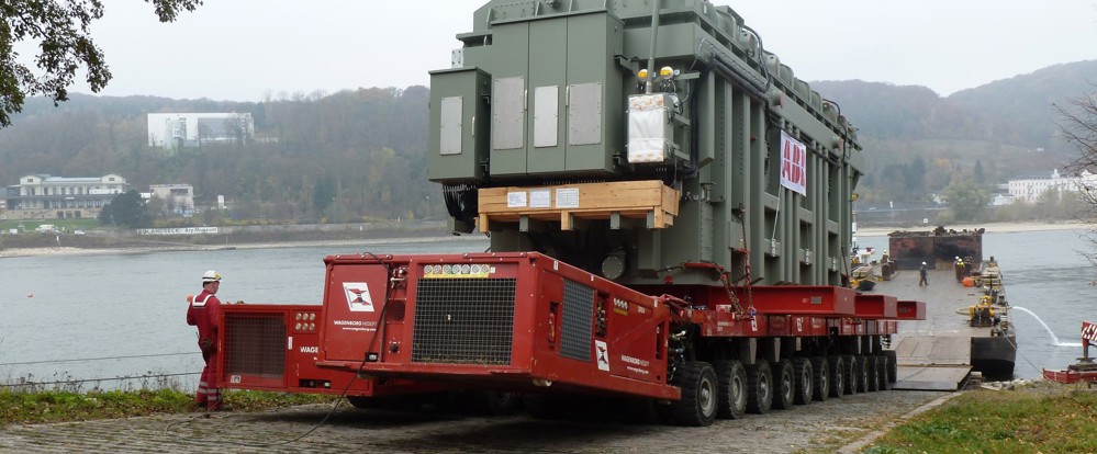 RoRo Operation mit SPMTs